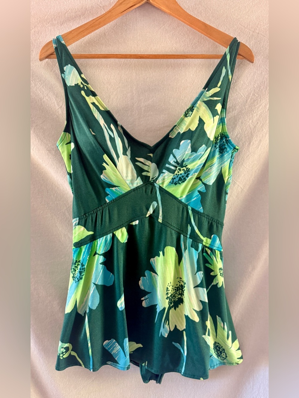 Jantzen Vintage Green Floral V-Neck One-Piece Swimsuit